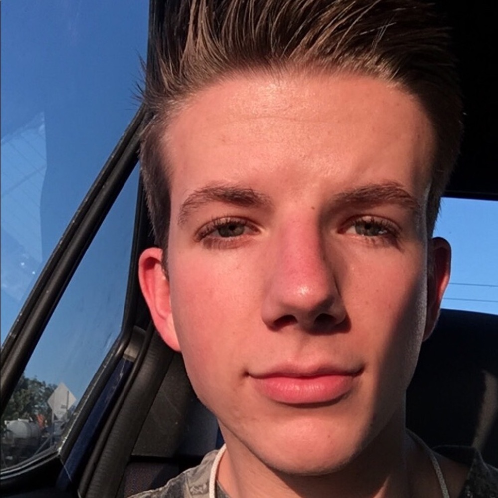 Meet your Posher, Carter